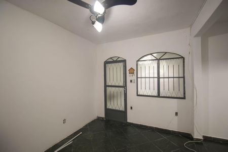 Sala de casa para alugar com 2 quartos, 50m² em Nova Cidade, São Gonçalo