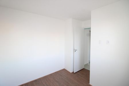 Quarto 2 de apartamento para alugar com 2 quartos, 34m² em Vila Carmosina, São Paulo