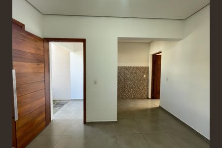 Casa para alugar com 51m², 2 quartos e 1 vaga