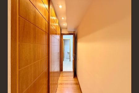 Apartamento para alugar com 97m², 2 quartos e 2 vagas Apartamento para alugar com 97m², 2 quartos e 2 vagasRoupeiro