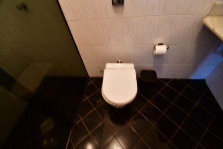 Casa à venda com 342m², 4 quartos e 4 vagasBanheiro Social