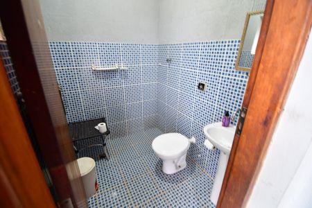 Casa à venda com 342m², 4 quartos e 4 vagasBanheiro de serviço