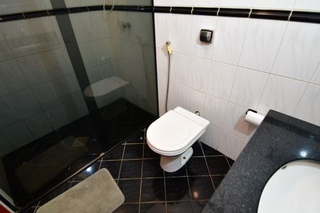 Casa à venda com 342m², 4 quartos e 4 vagasBanheiro Suíte