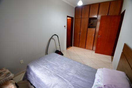 Casa à venda com 342m², 4 quartos e 4 vagasQuarto 2 - Suíte