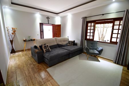 Casa à venda com 342m², 4 quartos e 4 vagasSala