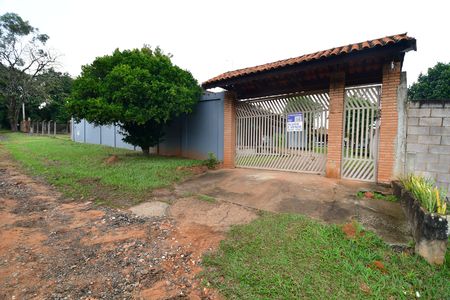 Casa à venda com 342m², 4 quartos e 4 vagasFachada / Placa