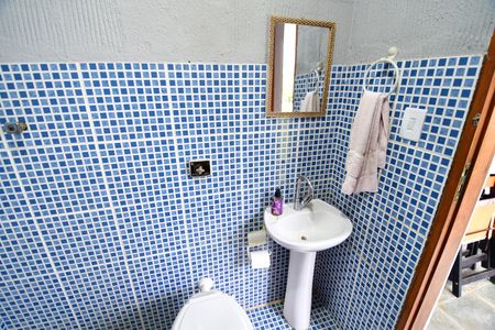 Casa à venda com 342m², 4 quartos e 4 vagasBanheiro de serviço