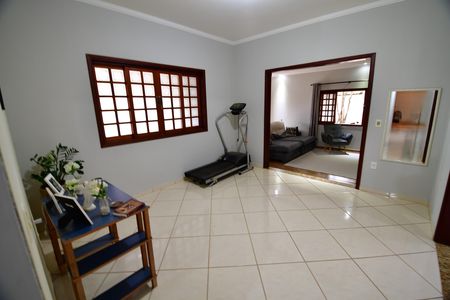 Casa à venda com 342m², 4 quartos e 4 vagasSala