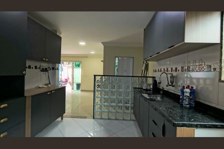 Casa para alugar com 180m², 3 quartos e 2 vagasCozinha