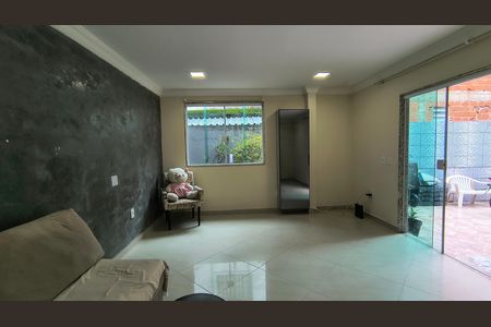 Sala de casa para alugar com 3 quartos, 180m² em Vargem Pequena, Rio de Janeiro