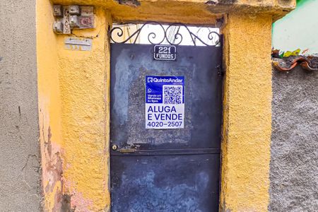 Casa à venda com 50m², 2 quartos e sem vagaFachada casa com placa