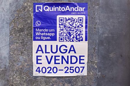Casa à venda com 50m², 2 quartos e sem vagaFachada casa com placa