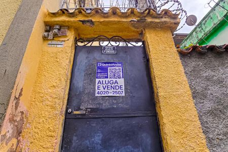 Casa à venda com 50m², 2 quartos e sem vagaFachada casa com placa