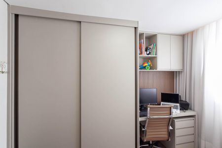 Quarto 1 de apartamento à venda com 2 quartos, 45m² em Castelo, Belo Horizonte