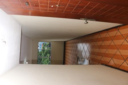 Entrada de apartamento para alugar com 2 quartos, 65m² em Caonze, Nova Iguaçu