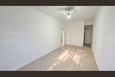 Apartamento para alugar com 80m², 3 quartos e sem vaga Apartamento para alugar com 80m², 3 quartos e sem vagaSala