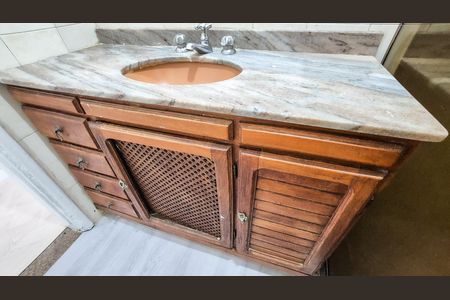 Apartamento para alugar com 80m², 3 quartos e sem vaga