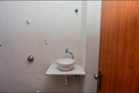 Banheiro de kitnet/studio para alugar com 1 quarto, 30m² em Tijuca, Rio de Janeiro