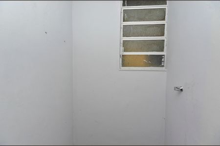 Banheiro de kitnet/studio para alugar com 1 quarto, 30m² em Tijuca, Rio de Janeiro