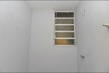 Banheiro de kitnet/studio para alugar com 1 quarto, 30m² em Tijuca, Rio de Janeiro