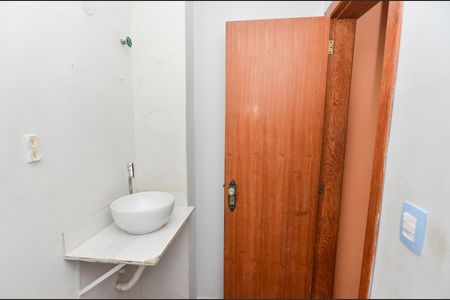Banheiro de kitnet/studio para alugar com 1 quarto, 30m² em Tijuca, Rio de Janeiro
