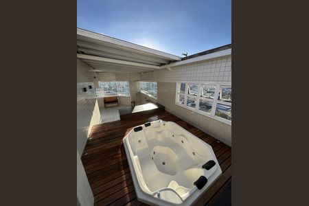 Apartamento à venda com 171m², 4 quartos e 4 vagas Apartamento à venda com 171m², 4 quartos e 4 vagasDeck Hidromassagem