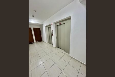 Apartamento à venda com 171m², 4 quartos e 4 vagas Apartamento à venda com 171m², 4 quartos e 4 vagasElevadores