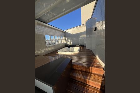 Apartamento à venda com 171m², 4 quartos e 4 vagas Apartamento à venda com 171m², 4 quartos e 4 vagasDeck Hidromassagem