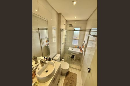Apartamento à venda com 171m², 4 quartos e 4 vagas Apartamento à venda com 171m², 4 quartos e 4 vagasBanheiro