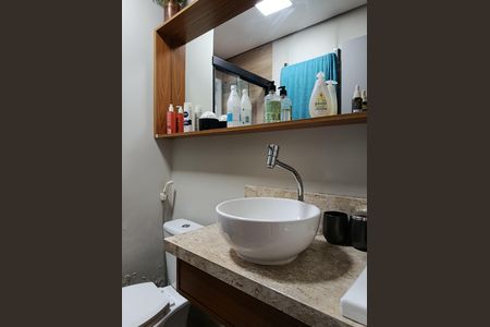 Banheiro de kitnet/studio para alugar com 1 quarto, 34m² em Pinheiros, São Paulo