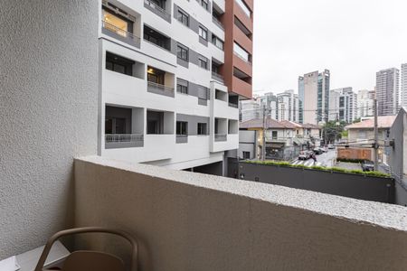 Varanda de kitnet/studio para alugar com 1 quarto, 35m² em Vila Nova Conceição, São Paulo