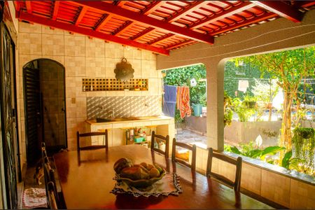 Casa à venda com 360m², 3 quartos e 4 vagasVaranda
