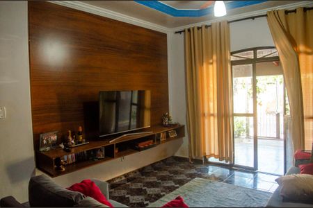 Casa à venda com 360m², 3 quartos e 4 vagasSala