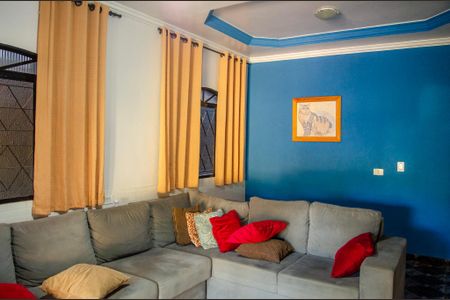 Casa à venda com 360m², 3 quartos e 4 vagasSala