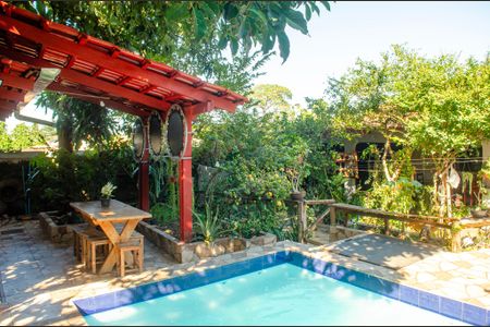 Casa à venda com 360m², 3 quartos e 4 vagasPiscina