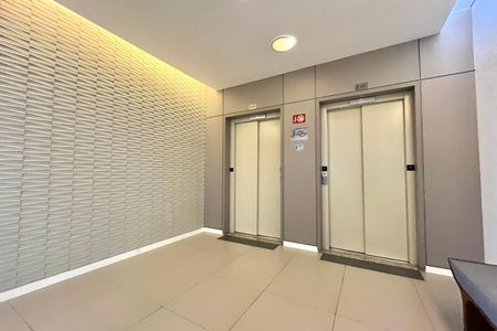 Apartamento à venda com 35m², 1 quarto e 1 vaga Apartamento à venda com 35m², 1 quarto e 1 vagaHall social