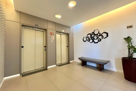 Apartamento à venda com 35m², 1 quarto e 1 vaga Apartamento à venda com 35m², 1 quarto e 1 vagaHall social