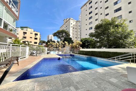 Apartamento à venda com 35m², 1 quarto e 1 vaga Apartamento à venda com 35m², 1 quarto e 1 vagaÁrea comum - Piscina