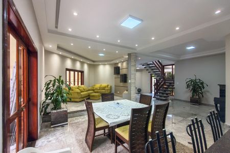 Casa para alugar com 300m², 4 quartos e 3 vagasSala