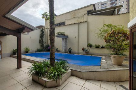 Casa para alugar com 300m², 4 quartos e 3 vagasÁrea comum - Piscina