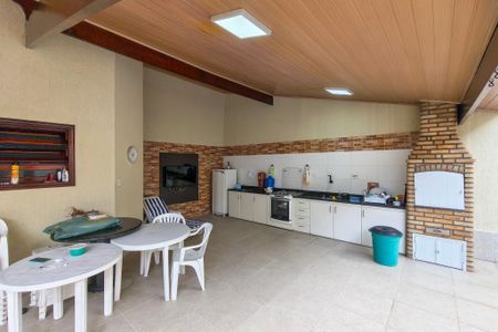 Casa para alugar com 300m², 4 quartos e 3 vagasQuintal