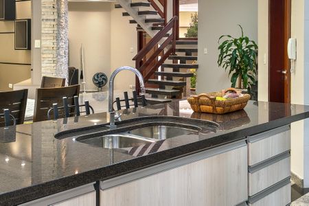 Casa para alugar com 300m², 4 quartos e 3 vagasCozinha 