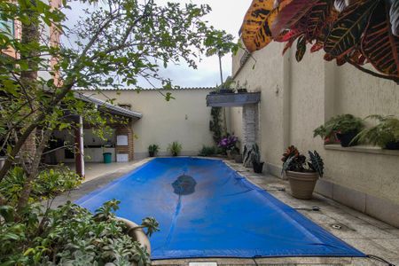 Casa para alugar com 300m², 4 quartos e 3 vagasÁrea comum - Piscina