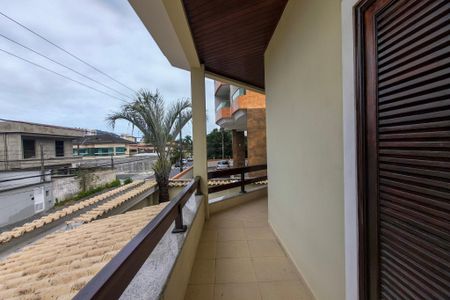 Casa para alugar com 300m², 4 quartos e 3 vagasSacada dos quartos 3 e 4