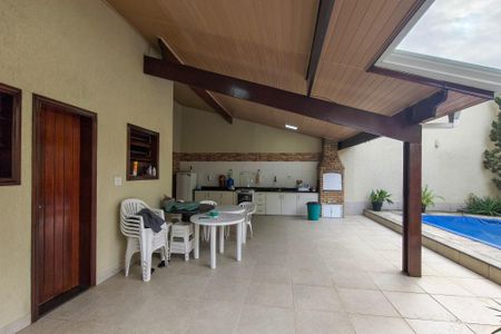 Casa para alugar com 300m², 4 quartos e 3 vagasChurrasqueira