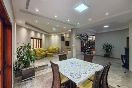 Casa para alugar com 300m², 4 quartos e 3 vagasSala