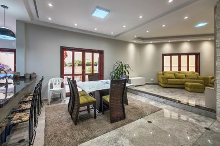 Casa para alugar com 300m², 4 quartos e 3 vagasSala