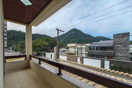 Casa para alugar com 300m², 4 quartos e 3 vagasSacada dos quartos 3 e 4