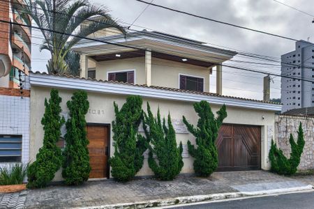 Casa para alugar com 300m², 4 quartos e 3 vagasFachada
