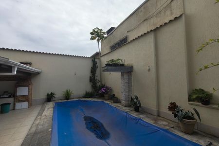 Casa para alugar com 300m², 4 quartos e 3 vagasÁrea comum - Piscina